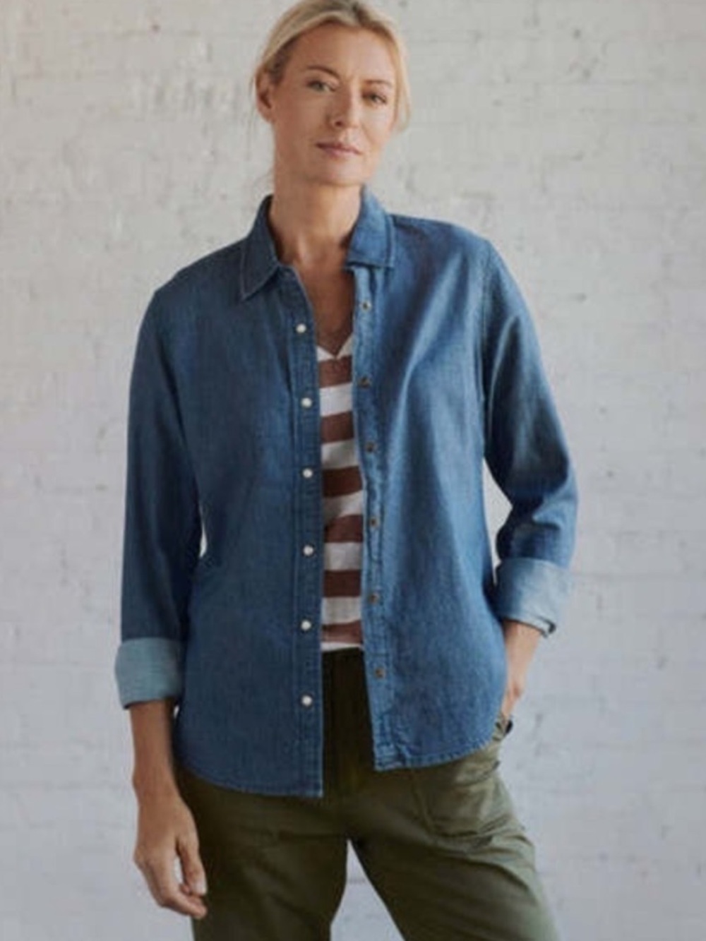 Pact Denim Pearl Snap Button Long Sleeve Top Chambray Ranch Shirt Medium